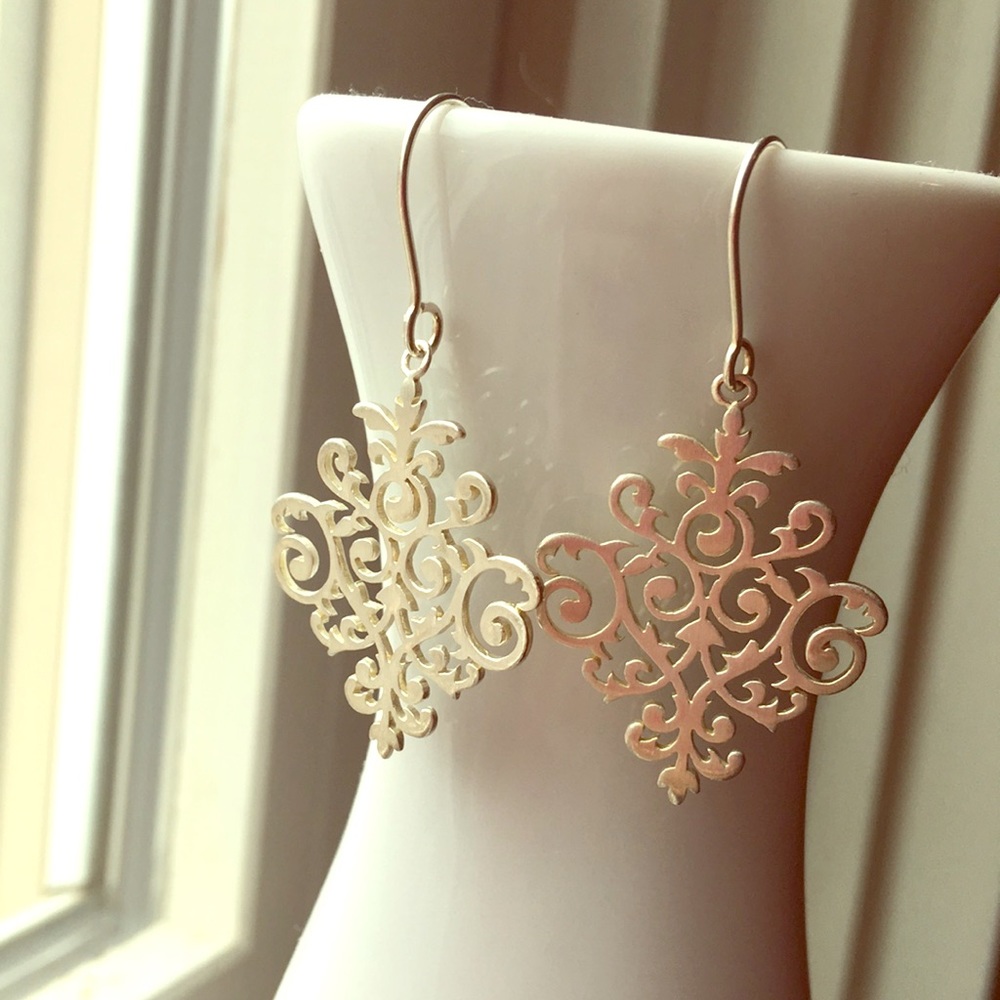 NWOT Sterling Silver 925 lacy dangle earrings